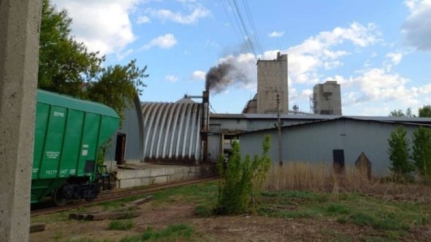 «Глаза слезятся»: на страшную вонь жалуются жители Кировского района Новосибирска