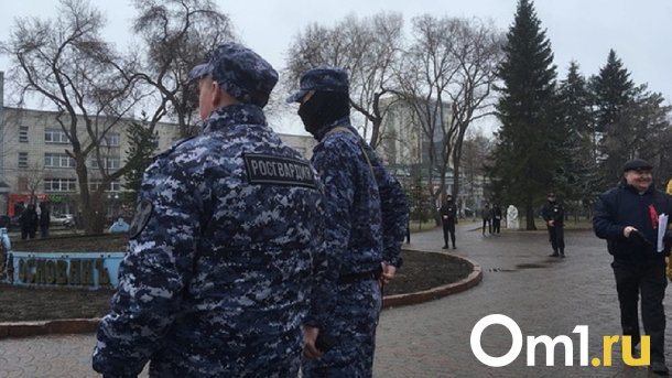 В Омске Росгвардейцы задержали мужчину, находившегося в федеральном розыске