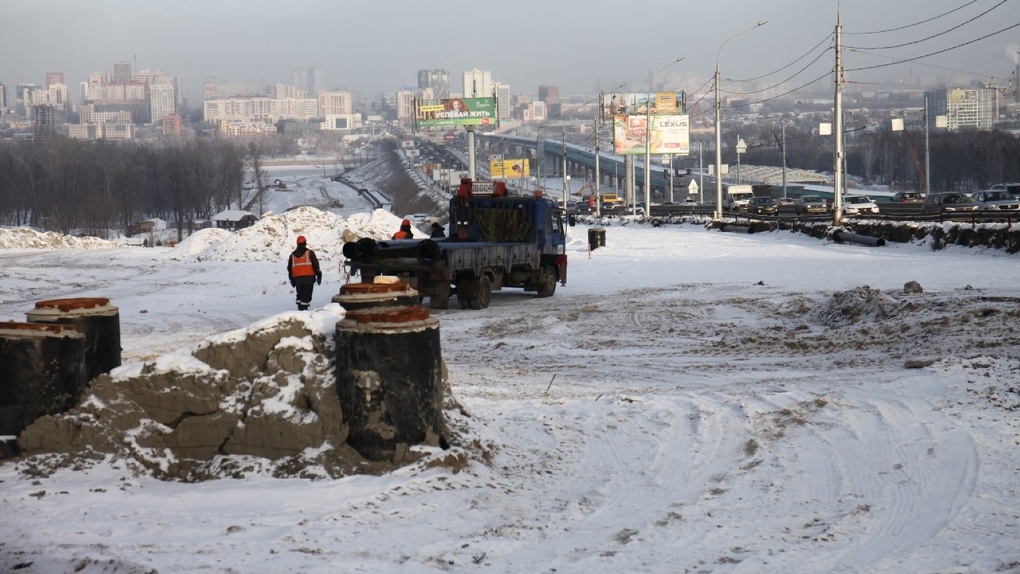 Строительство пешеходного моста на площади Лыщинского приостановили для экономии бюджета