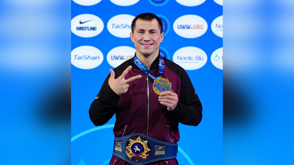 Борец из Новосибирска Роман Власов стал трёхкратным чемпионом мира