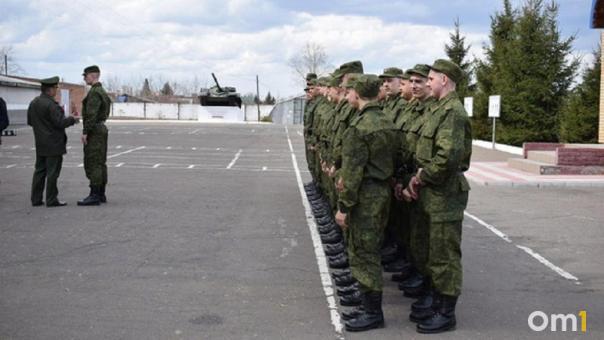 В Омске может измениться дата завершения осеннего призыва