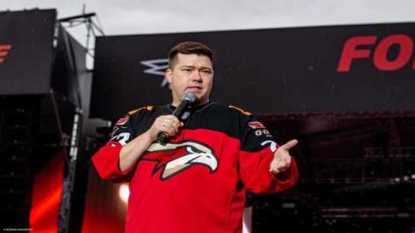 Голос «G-Drive Арены» остается в клубе — «Авангард» продлил контракт с ведущим