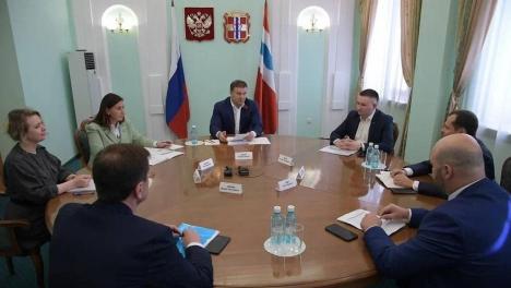 Губернатор Хоценко пообщался с финалистами и победителем конкурса «Лидеры России»