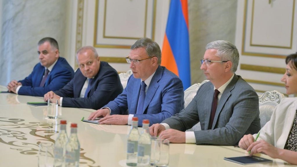 Губернатор Омской области Александр Бурков встретился с премьер-министром Армении