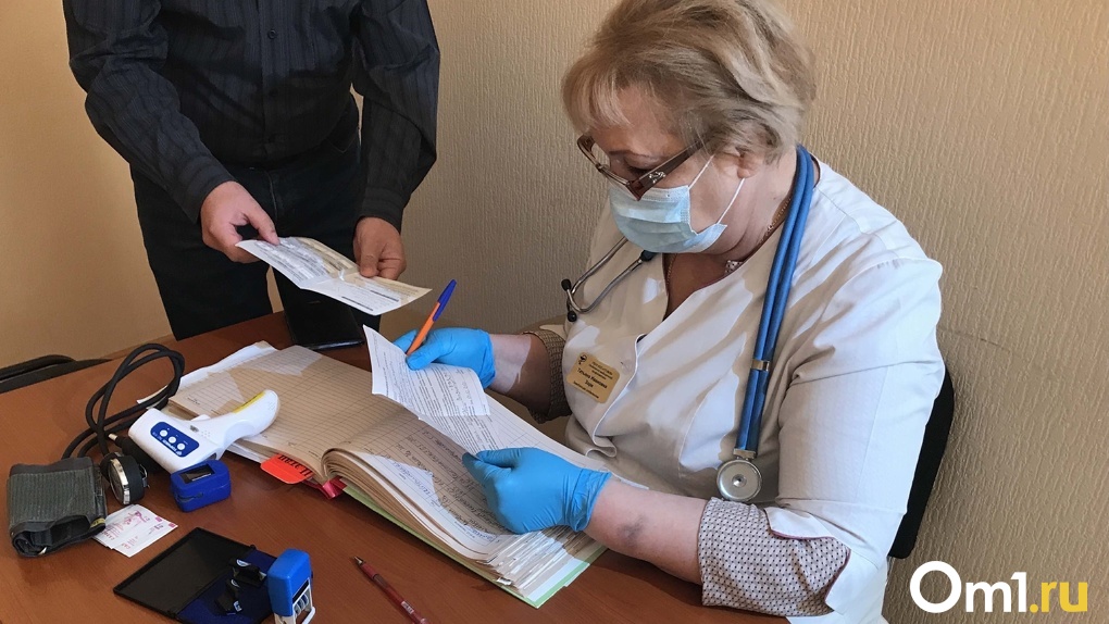 Пункт вакцинации рядом с домом. Депутат горсовета помогла новосибирцам защитить себя от коронавируса