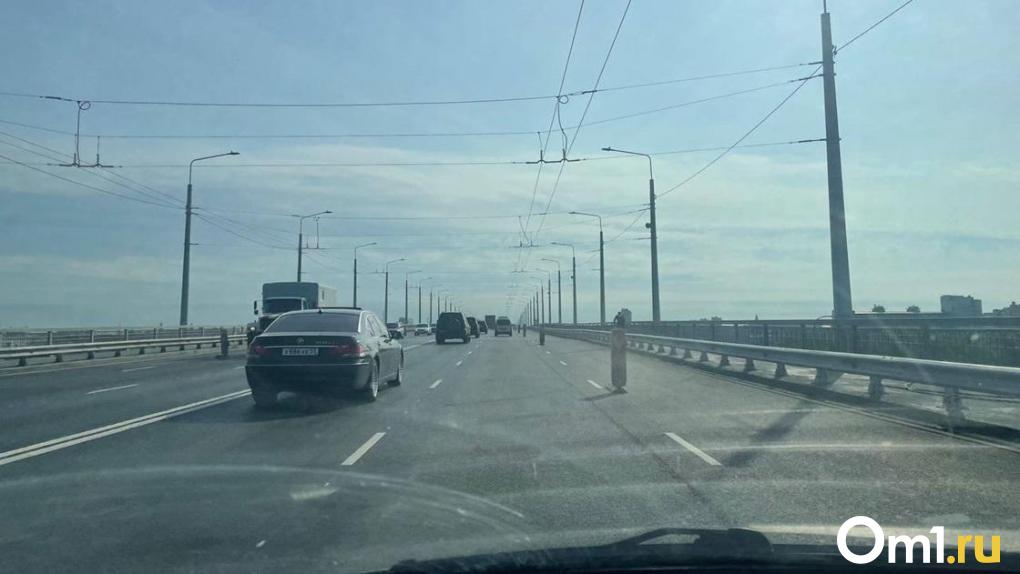 На Ленинградском мосту в Омске открыли четыре полосы для проезда