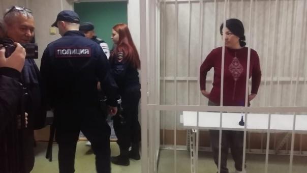 В Новосибирске освободили уборщицу из Киргизии, которую осудили за кражу сумки с 7 млн рублей