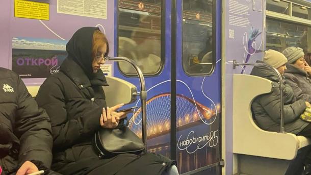 Учёные из Японии нашли способ замедлить появление седых волос