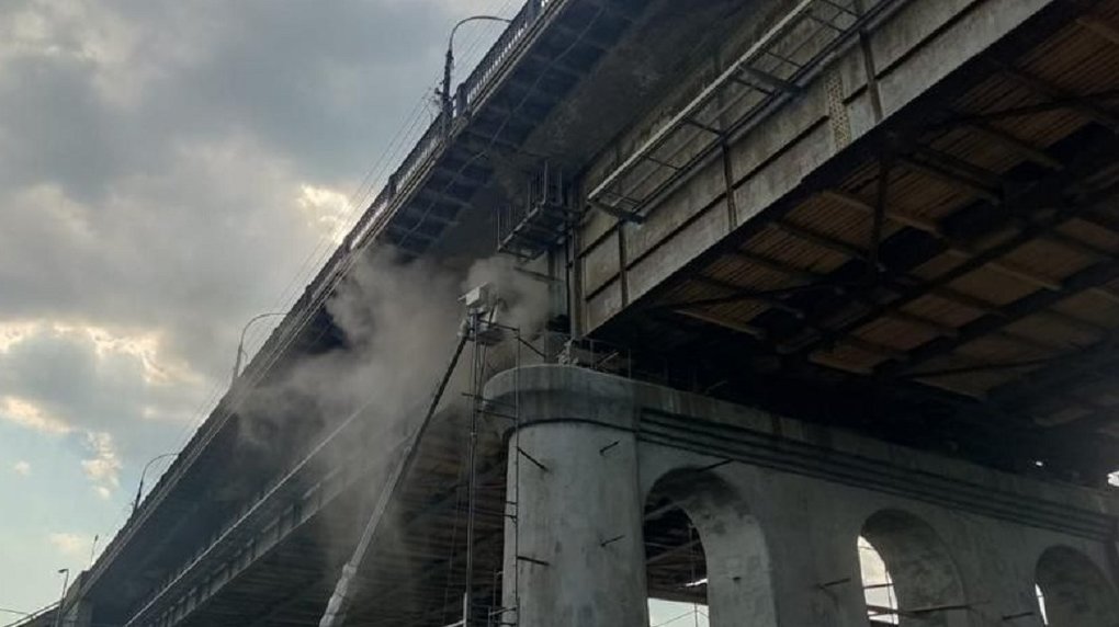 Ленинградский мост ремонтируют 138 человек