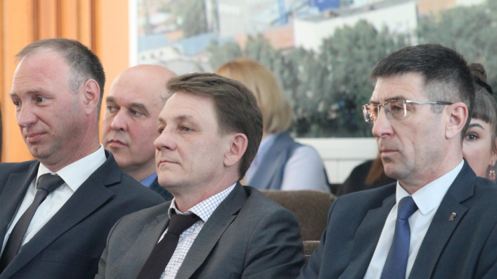 Первое аппаратное совещание провёл новый мэр Бердска Роман Бурдин