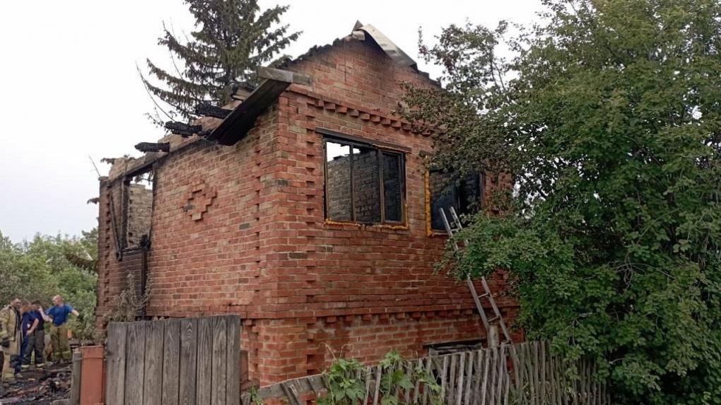 Скончалась от отравления угарным газом: омич поджёг дом своей знакомой ради мести