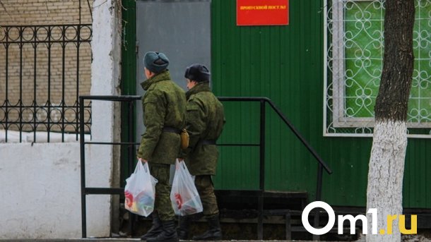 Омича, вовремя не вернувшегося с увольнения, отправили в колонию