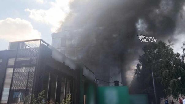 Строящийся апарт-отель на Станиславского загорелся в Новосибирске