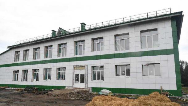 Губернатор взял под личный контроль строительство проблемной школы в Муромцево