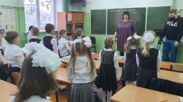 Тысячи детей мигрантов в школах: какие новосибирские учреждения стали многонациональными центрами