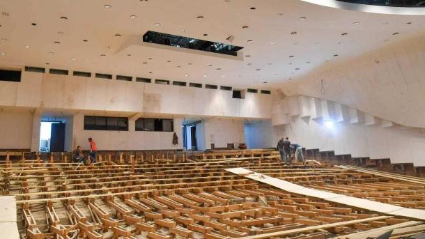Губернатор Омской области посетил стройку ТЮЗа и школу в «Серебряном береге»