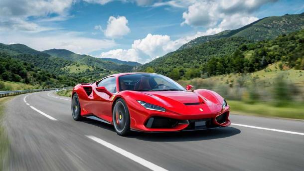 Редкая Ferrari за 35 миллионов рублей привлекла внимание музыкального лейбла в Новосибирске