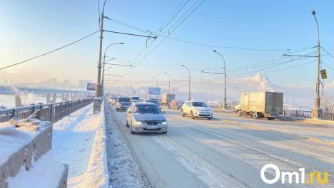 Зима близко: власти Омска выделят 113 миллионов на закупку соли для обработки дорог