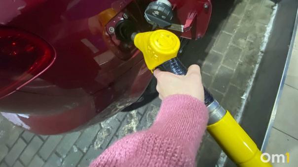 У заправки на Десятилетия могут построить автомойку
