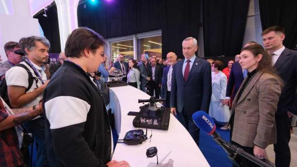 Губернатор Андрей Травников дал старт работе XII Международного форума «Технопром-2025»