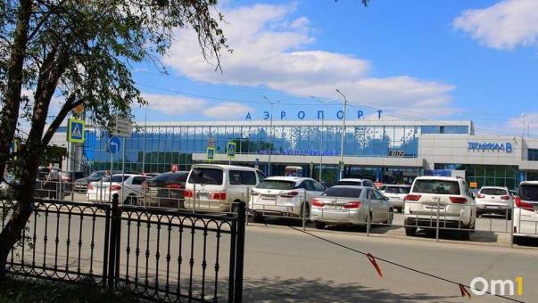 Фирму, наводившую порядок в Омском аэропорту, наказали из-за зарплаты работников