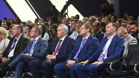 Губернатор Андрей Травников заявил о необходимости импортозамещения ПО на форуме Технопром-2025