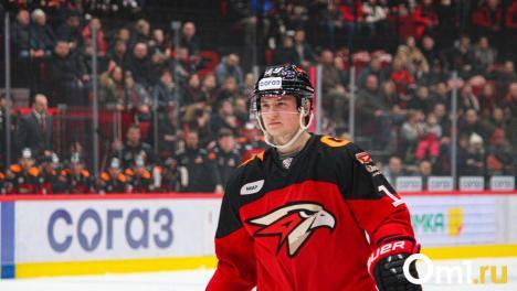 Экс-игроку «Авангарда» Ткачёву не нашлось места в новом клубе. Что произошло?