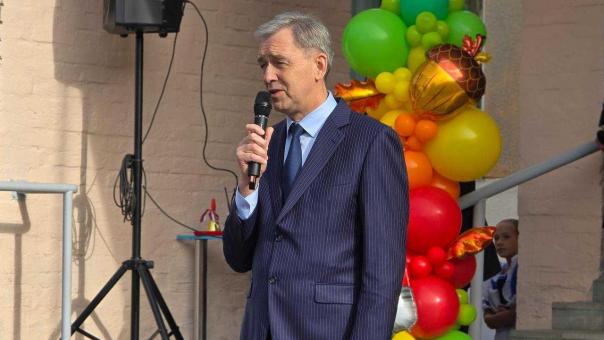 Спикер Заксобрания Омской области в День знаний посетил школу и университет