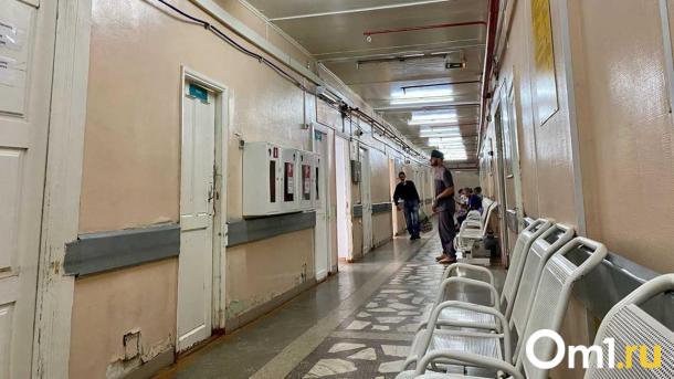 В Омске врач за деньги провоцировал язвы у военных
