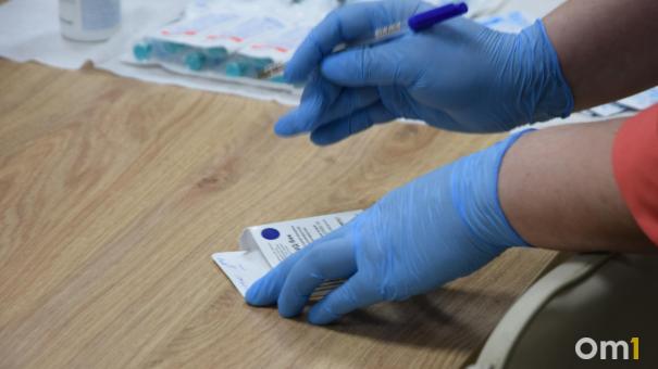 Омичи месяцами не могут привить детей: вакцина «Пентаксим» исчезла из поликлиник?