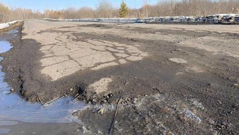 Разбитая трасса в Омской области привлекла внимание прокуратуры