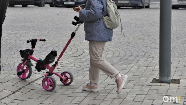 На омских дорогах за рулём поймали более 600 детей