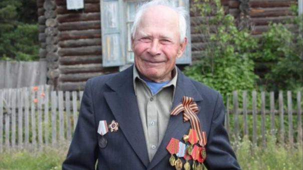 Леснику, охранявшему 57 лет Кудряшовский бор, установили мемориальную доску