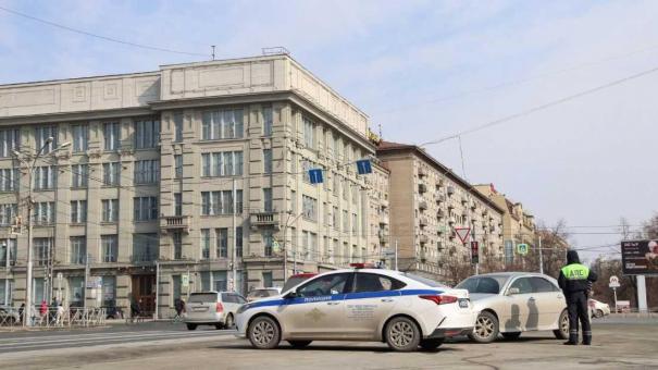 Водитель трактора допустил столкновение с автомобилем в Нижневартовске, пострадали три человека