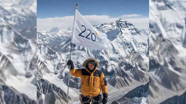 Из класса — в горы: учитель технологии из Новосибирска покорил Эверест