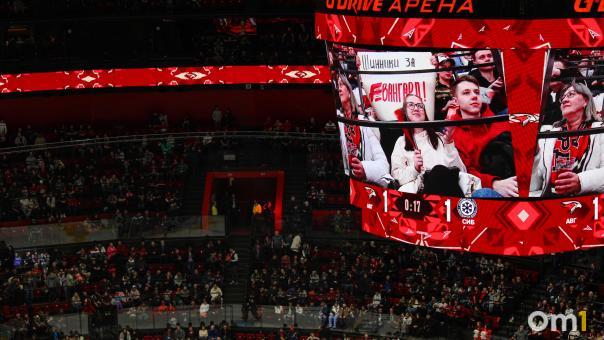 Омский «Авангард» сделал подарок для своего 101-летнего болельщика