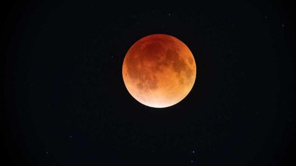 Кровавая Луна над Новосибирском: астрофотограф Поляков рассказал, как удалось её заснять