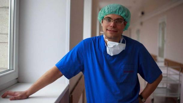 Президент присвоил звание «Заслуженный врач РФ» хирургу из Новосибирска