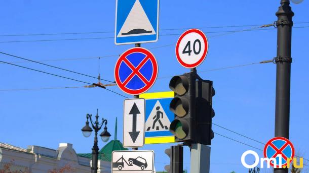 В Омске у СибАДИ начал работать новый светофор