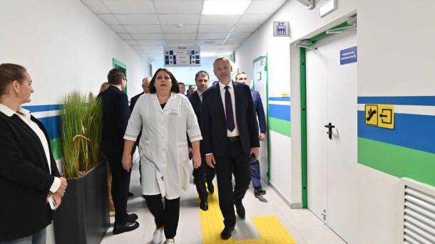 Губернатор Андрей Травников проконтролировал готовность двух новых поликлиник в Новосибирске