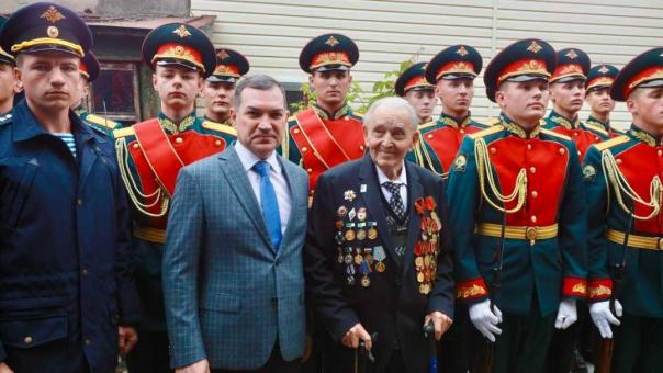 С 100-летним юбилеем поздравили ветерана ВОВ и изобретателя из Новосибирска