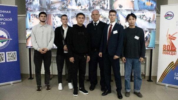 Александр Карелин проверил центр наблюдения за выборами в Новосибирске