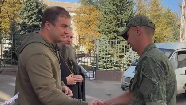 Омская техника и награды прибыли на фронт
