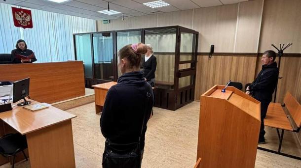 Суд признал новосибирца виновным в смерти дочери от падения в выгребную яму