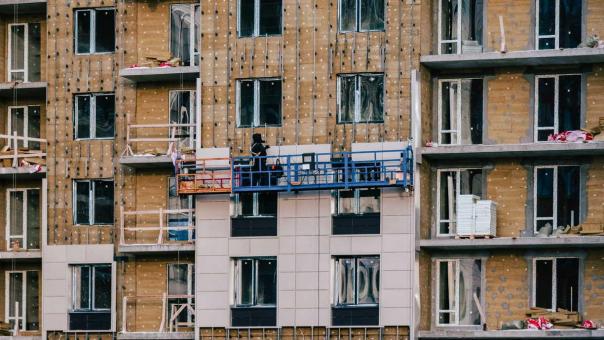 Эксперты прогнозируют оживление рынка жилья в России после снижения ключевой ставки