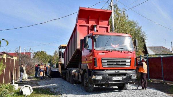 Благодаря раннему старту в Омске отремонтируют больше дорог