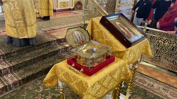 «Пришёл, чтобы укрепиться в вере»: новосибирцы рассказали, зачем пришли к ковчегу патриарха Русской церкви