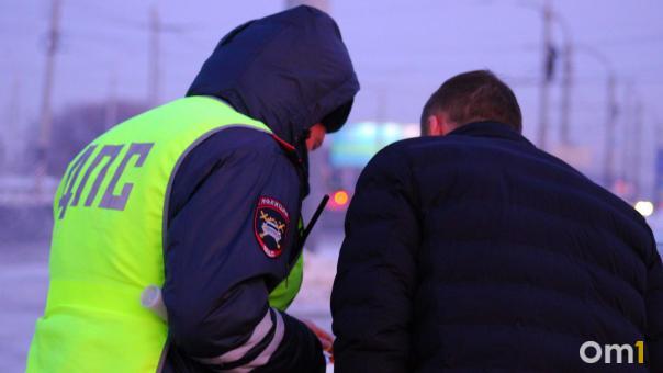 Автоэксперт назвал омичам признаки, по которым гаишники останавливают машину