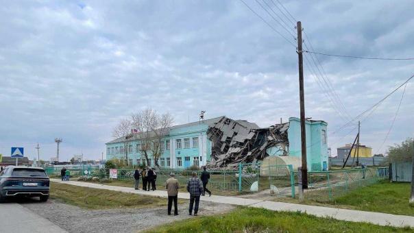 Министр образования лично контролирует ситуацию с обучением в обрушенной новосибирской школе