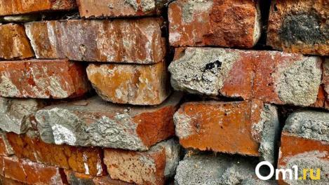 В Омске признаны аварийными ещё два дома — жильцов расселят до 2032 года